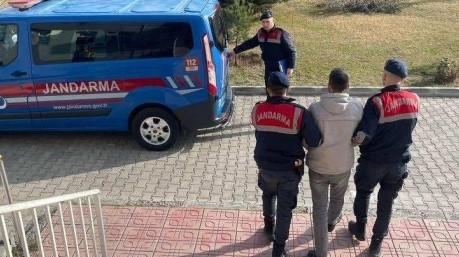 10 yıl 7 ay hapis cezasıyla aranan hükümlü yol denetiminde yakalandı