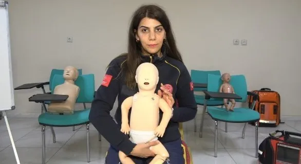 Bebeklerde Heimlich Manevrası nasıl yapılır? İl Sağlık Müdürlüğü açıkladı