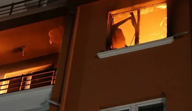 Eşine kızan koca evini yaktı!