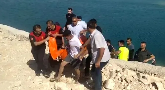 Şanlıurfa’nın Hilvan ilçesinde 23 yaşındaki Mevlüt Demir boğularak hayatını kaybetti.