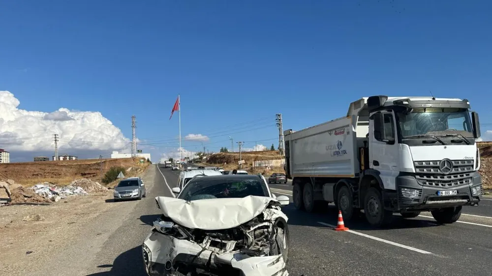 Şanlıurfa yol ayrımında iki ayrı kaza
