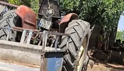 Şanlıurfa’da traktörden düşen 6 yaşındaki çocuk yaşamını yitirdi.