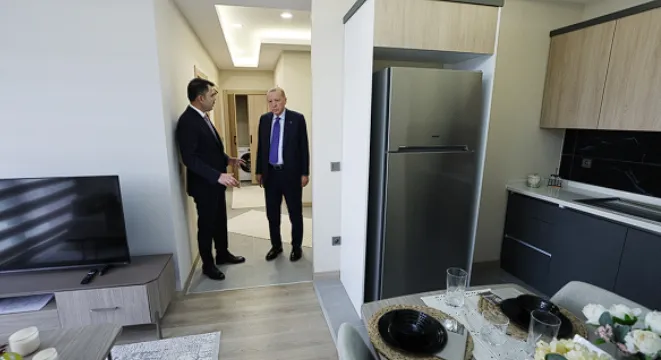 Cumhurbaşkanı Erdoğan,Yüzyılın Konut Projesinin örnek dairesini inceledi