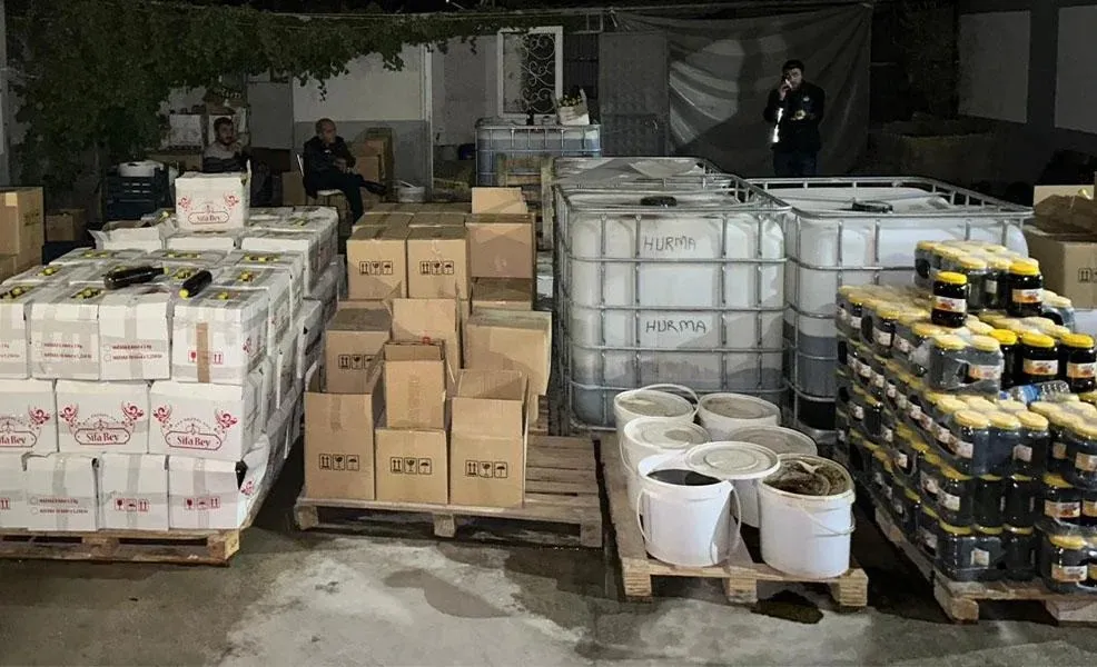 Şanlıurfa’da 20 ton taklit gıda ele geçirildi