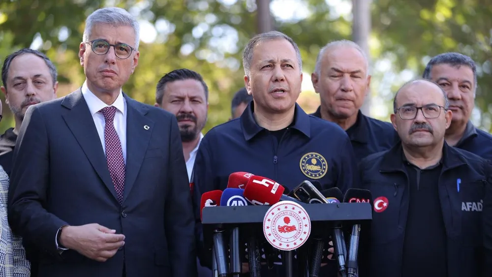 Depremin vurduğu Sındırgı