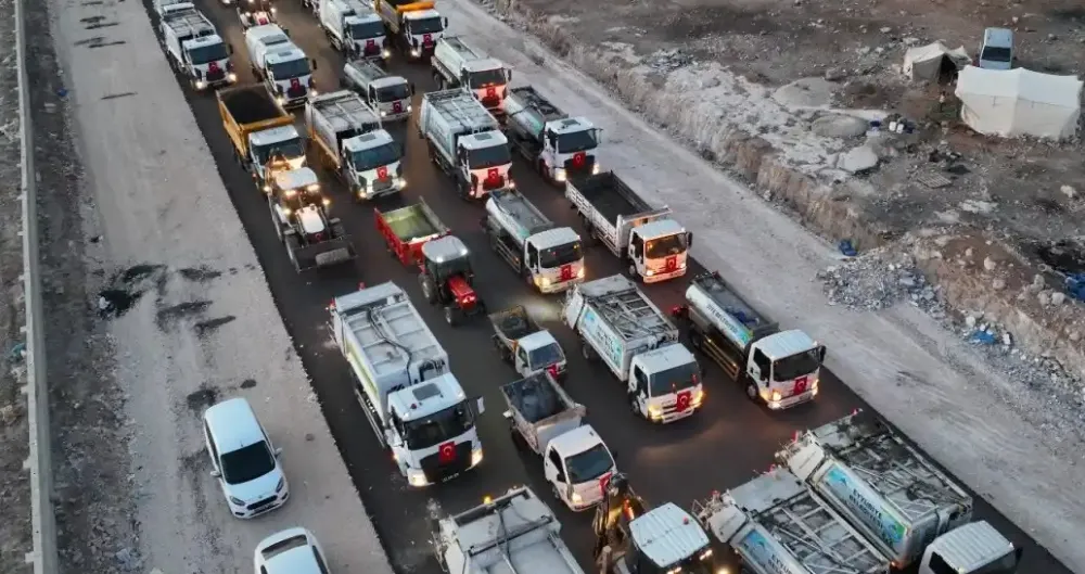 Eyyübiye’de Cumhuriyet sabahı temizlik konvoyu: Türk bayraklarıyla yola çıktılar