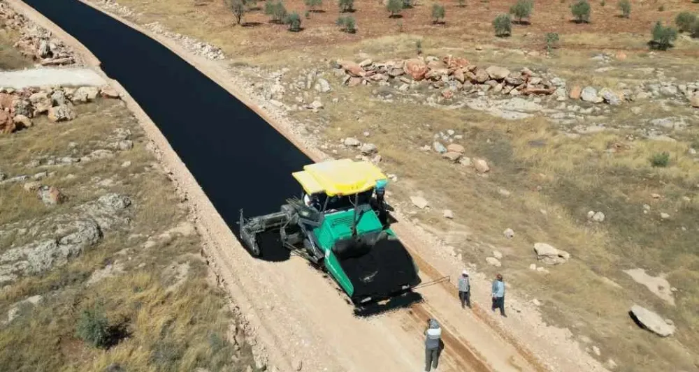 Yıllardır ihmal edilen Halfeti-Bozova yolu sıcak alfalt ile buluşuyor