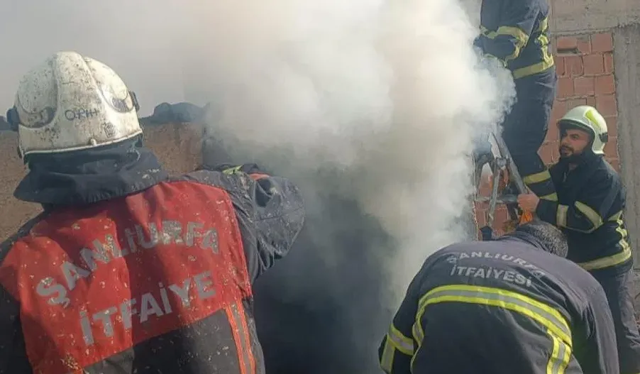  Haliliye ilçesinde bir meskende çıkan yangında maddi hasar oluştu.