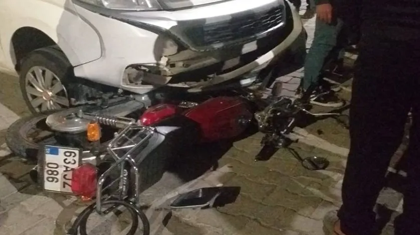 Şanlıurfa’da otomobil ile motosiklet çarpıştı