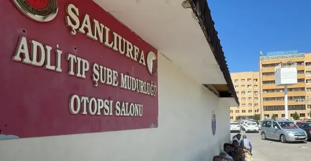 Arazi anlaşmazlığı nedeniyle çıkan tartışmada 13 yaşındaki kardeşini öldürdü.