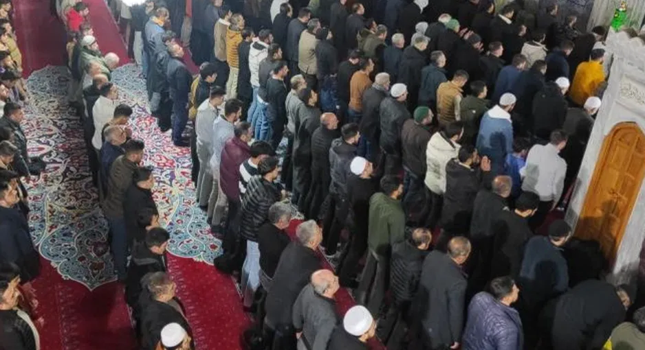 Şanlıurfa’da ilk teravih coşkuyla eda edildi!