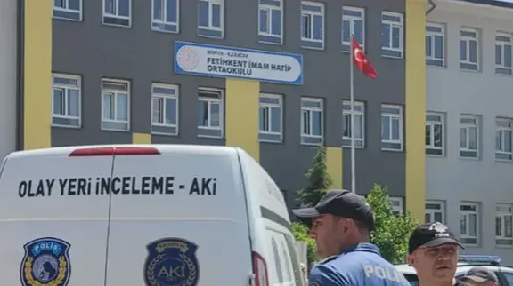 Okulda silahlı saldırıya uğrayan öğretmen hayatını kaybetti
