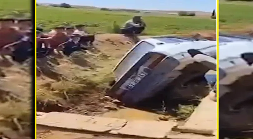 Şanlıurfa’nın Suruç ilçesinde  otomobil tahliye kanalına uçtu!