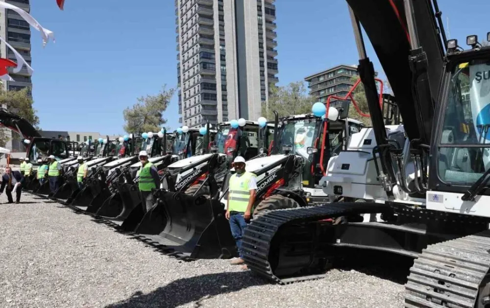Şanlıurfa Büyükşehir Belediyesi Yeni Altyapı Araçlarını Tanıttı