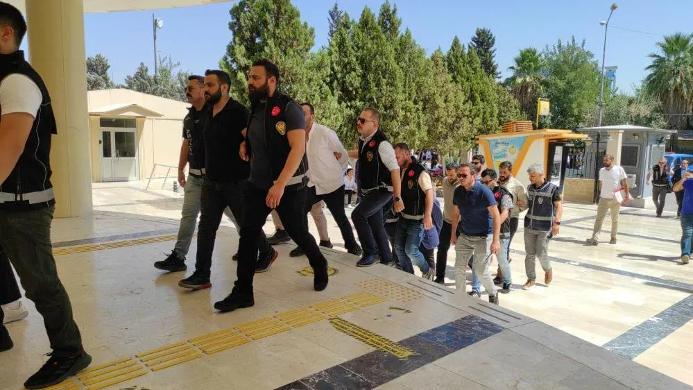 Şanlıurfa’da otele silahlı saldırı: 8 şüpheli adliyede!
