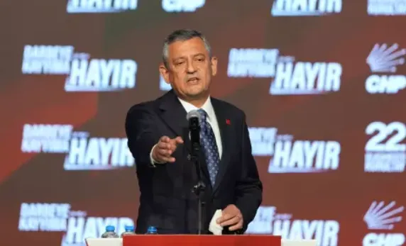 Özgür Özel, yeniden CHP Genel Başkanı seçildi