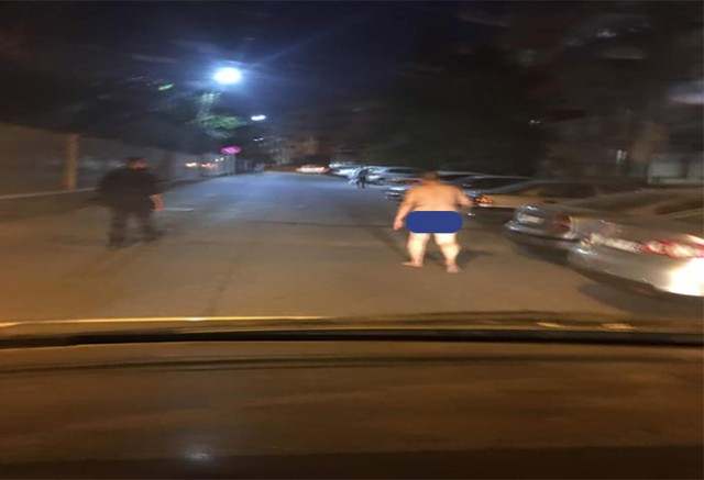 Şanlıurfa`da Sokakta Çıplak Yürüyen Kişi Görenleri Şoke  Etti
